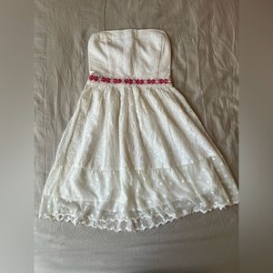 Hollister white dress with pink waistline decor and lace details